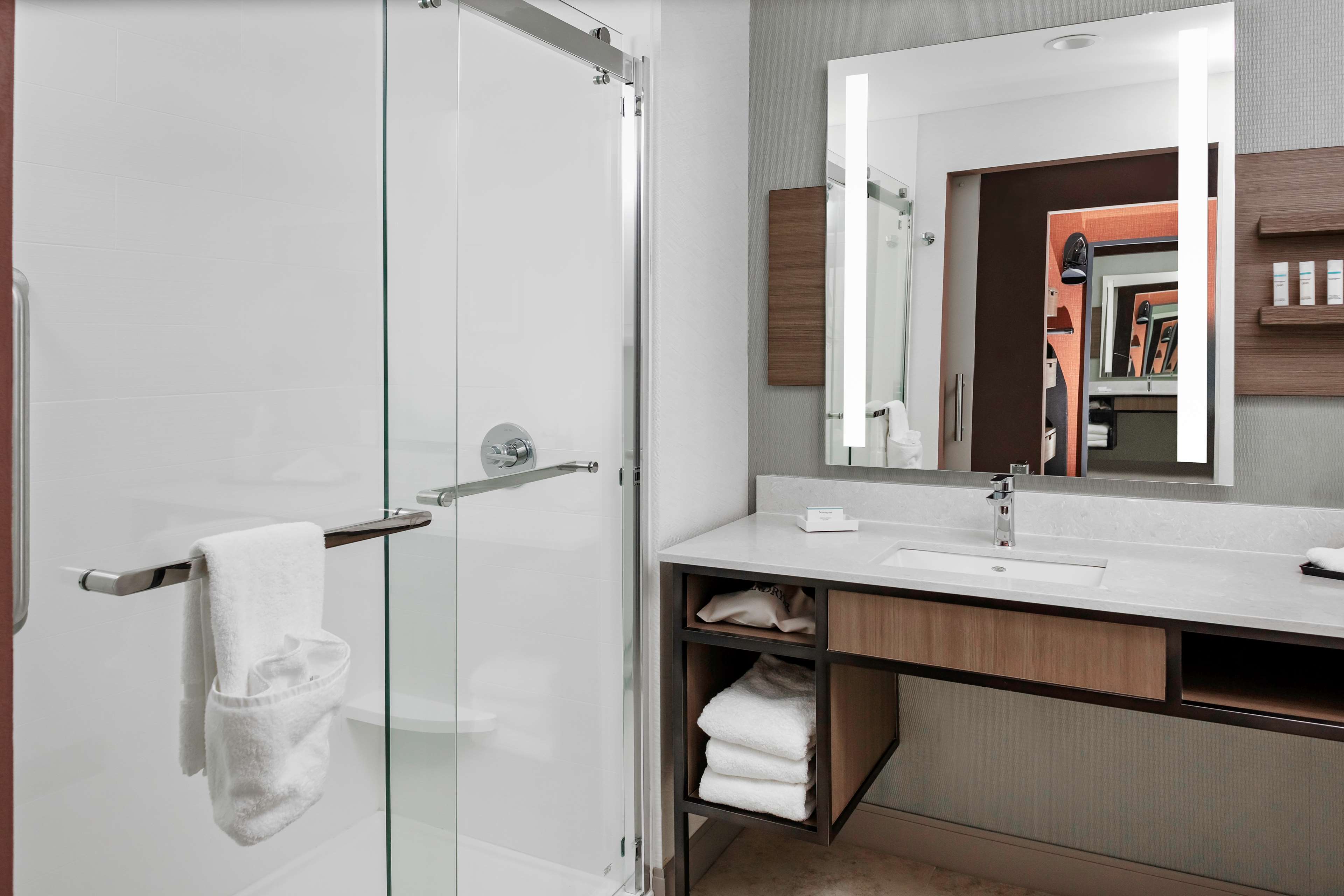 Hilton Garden Inn Chandler Downtown Room Type - 2 QN HEARING ACCESSIBLE