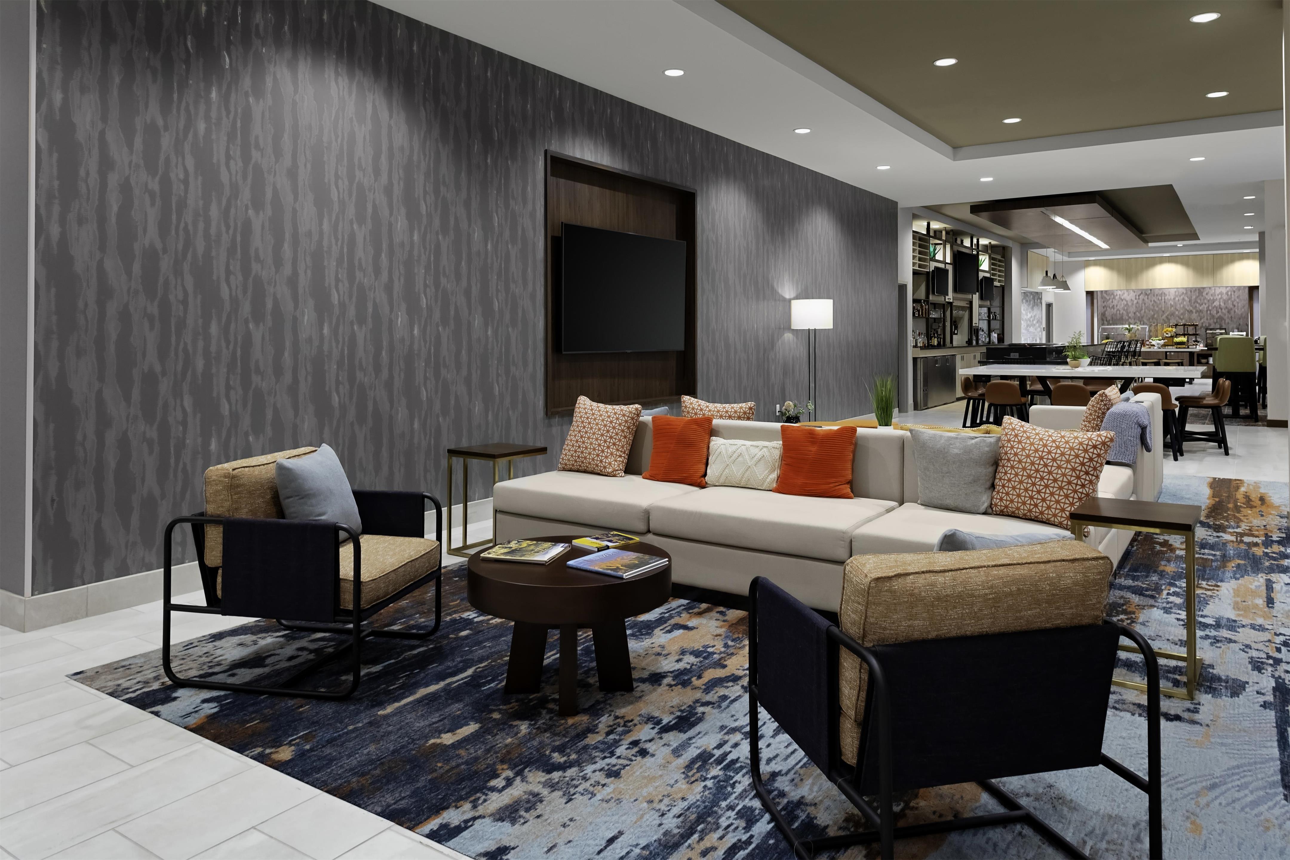 Lobby | Hilton Garden Inn Chandler Downtown