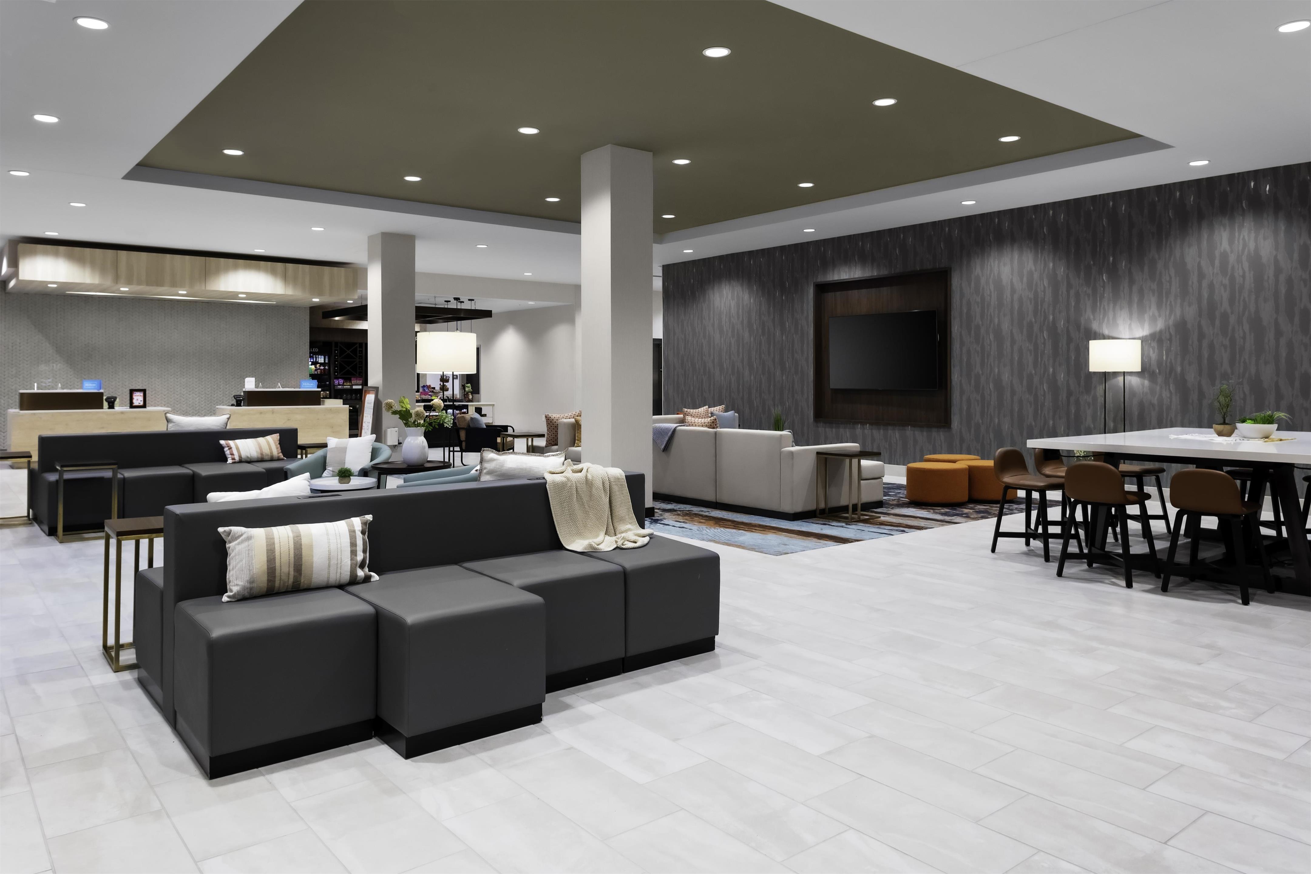 Lobby | Hilton Garden Inn Chandler Downtown
