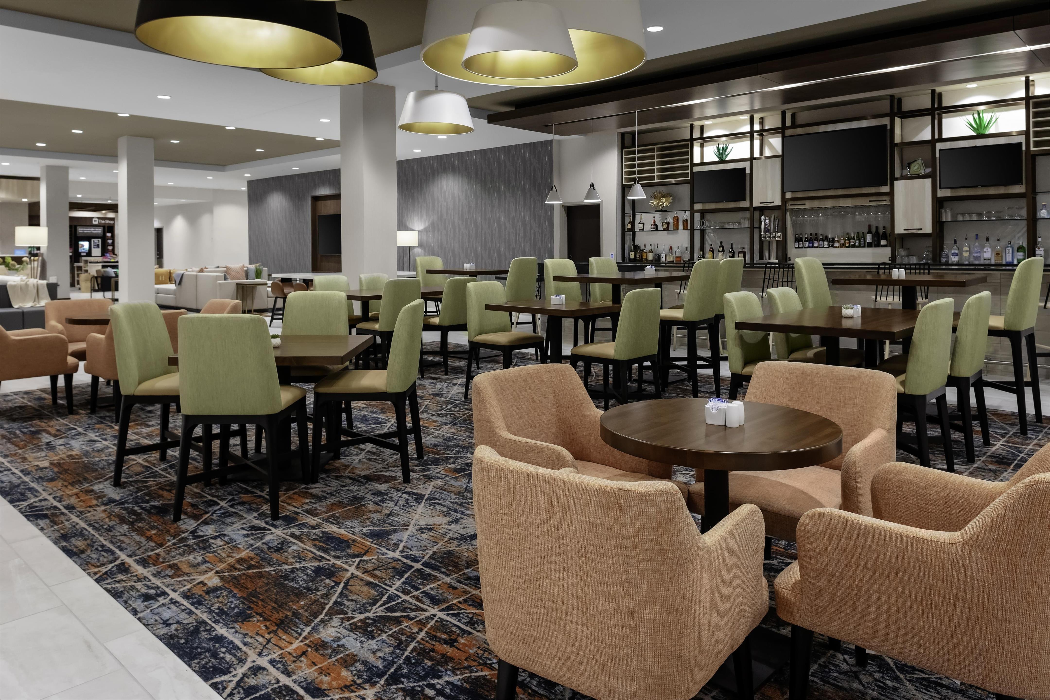 Restaurant | Hilton Garden Inn Chandler Downtown