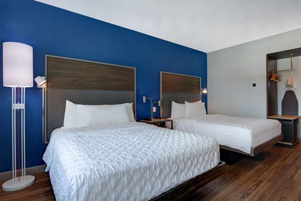  - Tru by Hilton Hotel Downtown St Petersburg