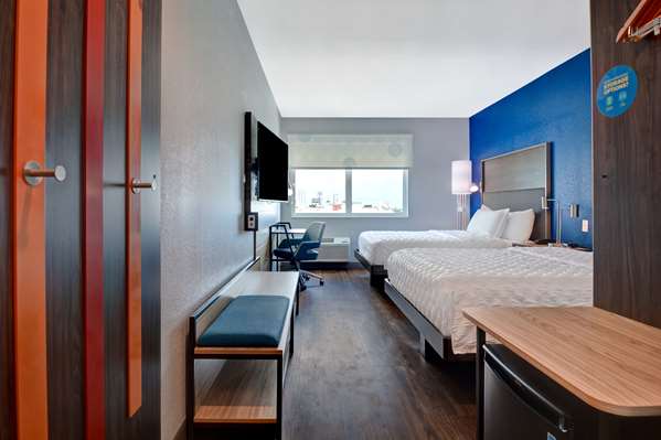  - Tru by Hilton Hotel Downtown St Petersburg