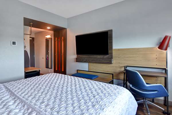  - Tru by Hilton Hotel Downtown St Petersburg