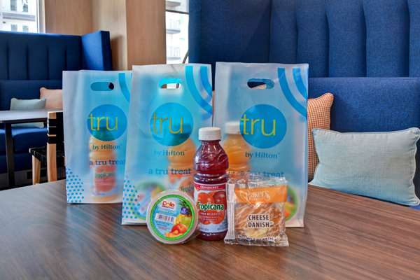  - Tru by Hilton Hotel Downtown St Petersburg