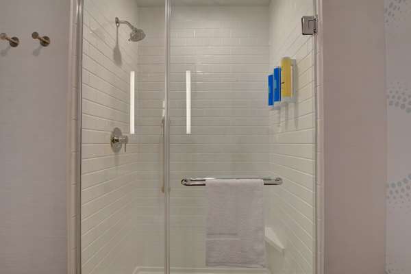  - Tru by Hilton Hotel Downtown St Petersburg