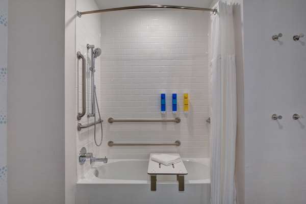  - Tru by Hilton Hotel Downtown St Petersburg