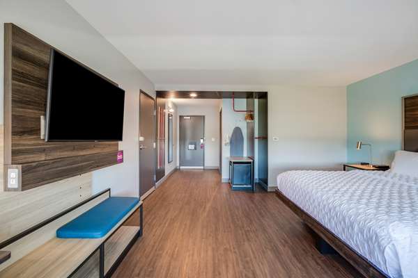  - Tru by Hilton Stevensville - I-94, Exit 23