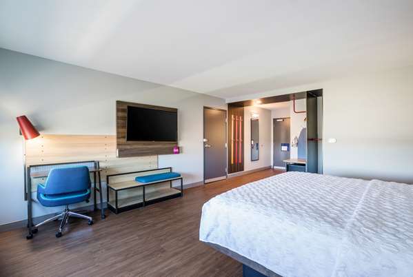  - Tru by Hilton Stevensville - I-94, Exit 23