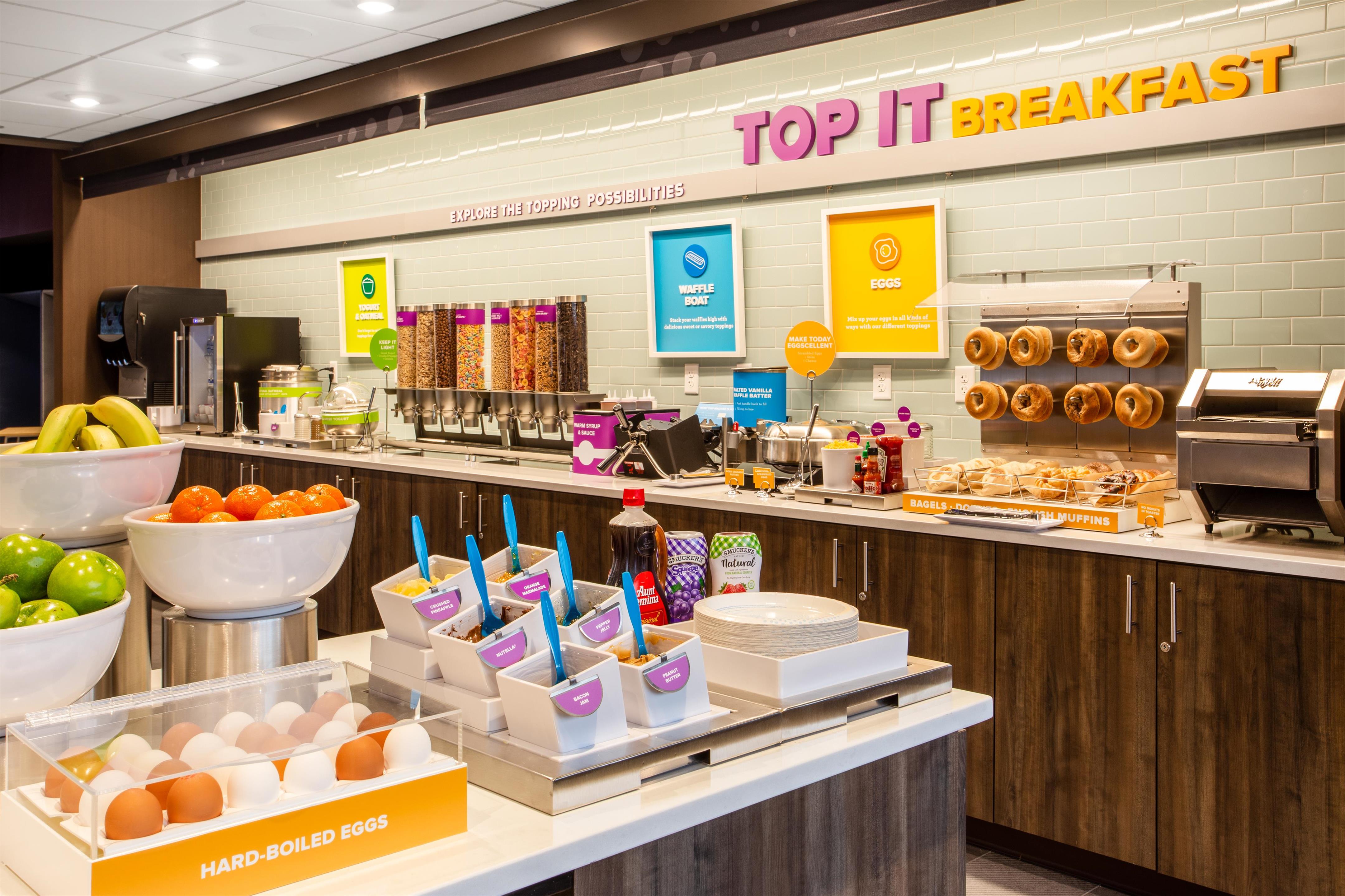 Breakfast Area | Tru by Hilton Ocean City Bayside