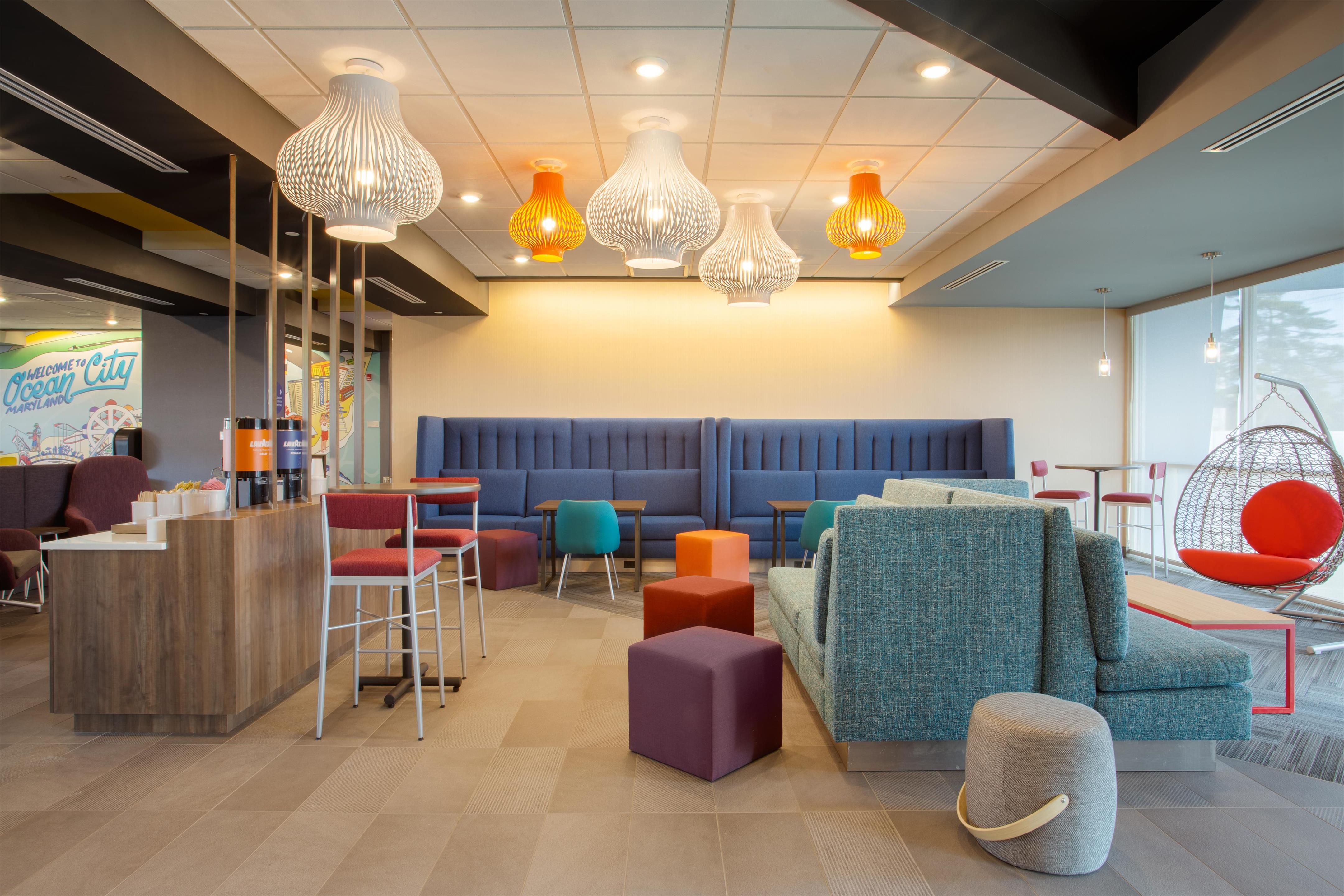 Lobby | Tru by Hilton Ocean City Bayside