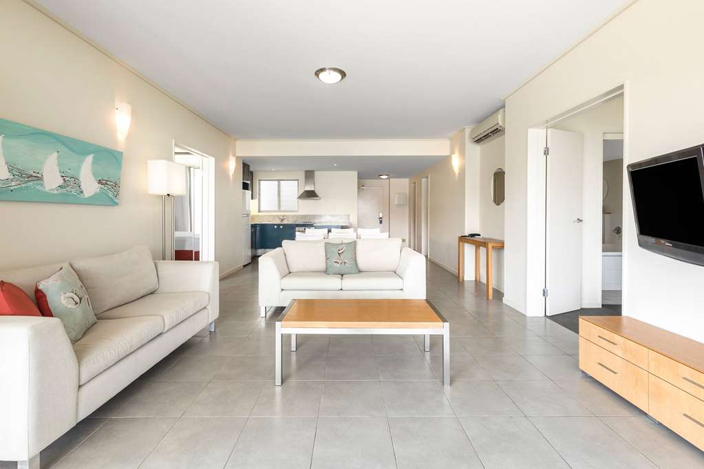 CLUB WYNDHAM AIRLIE BEACH-guestroom-Guest Room,On-Site.jpg