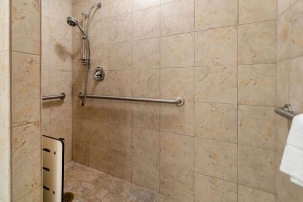  - Quality Inn & Suites Vandalia - I-70, Exit 63
