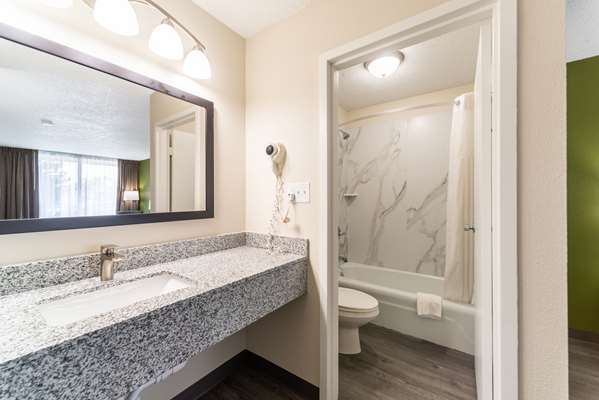  - Quality Inn & Suites Vandalia - I-70, Exit 63