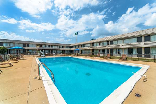 Pool - Quality Inn & Suites Vandalia - I-70, Exit 63