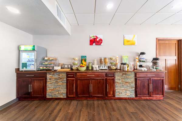 Amenities - Quality Inn & Suites Vandalia - I-70, Exit 63