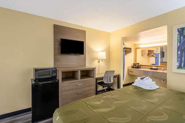  - Quality Inn East New Orleans - I-10, Exit 244