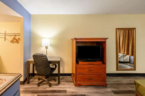  - Quality Inn East New Orleans - I-10, Exit 244