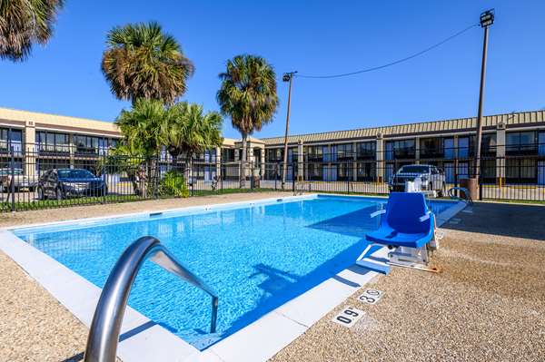 Pool - Quality Inn East New Orleans - I-10, Exit 244