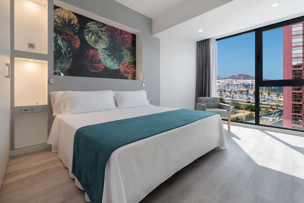OCCIDENTAL LAS PALMAS-guestroom-Guest Room,On-Site.jpg
