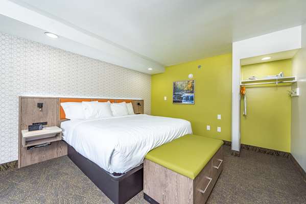 Suite - Best Western Plus Inn & Suites Pigeon Forge