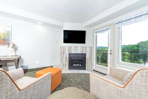 Suite - Best Western Plus Inn & Suites Pigeon Forge