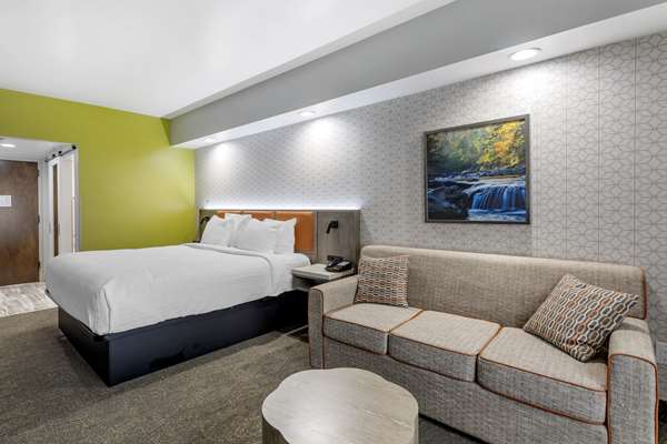  - Best Western Plus Inn & Suites Pigeon Forge