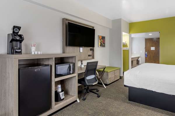  - Best Western Plus Inn & Suites Pigeon Forge