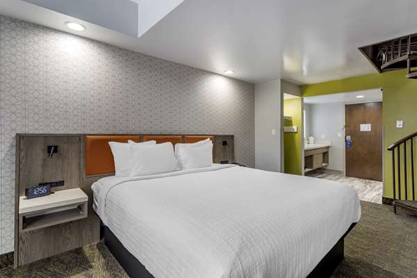  - Best Western Plus Inn & Suites Pigeon Forge