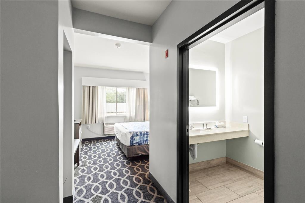 WINGATE HUMBLE HOUSTON AIRPORT-guestroom-Guest Room,On-Site.jpg