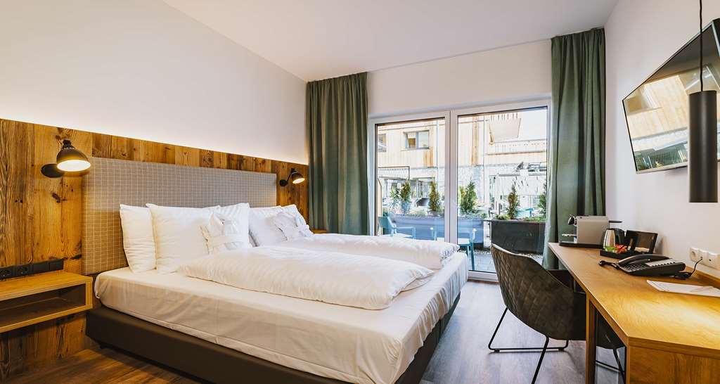 Elements Resort Zell am See, BW Signature Collection-guestroom-Guest Room,On-Site.jpg