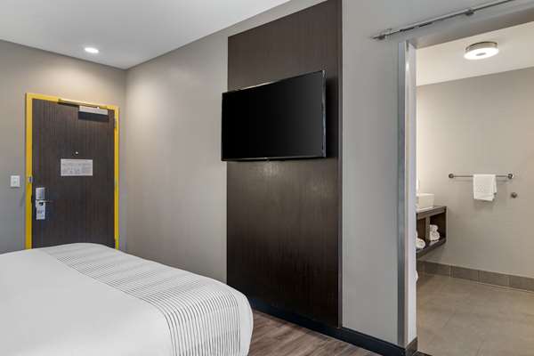  - GLo Best Western Savannah - I-95, Exit 94