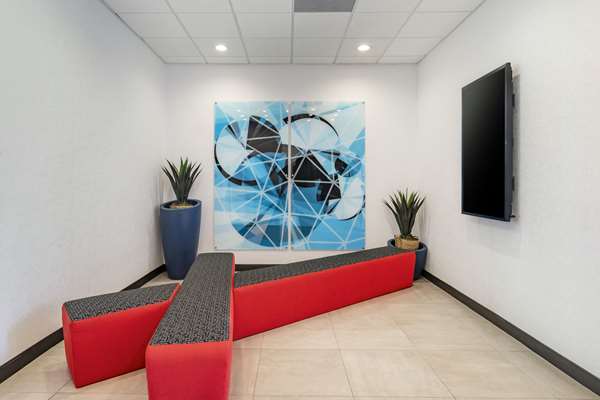  - GLo Best Western Savannah - I-95, Exit 94