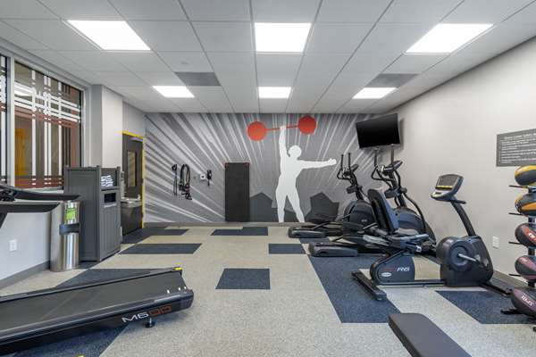 Fitness/ Exercise Room - GLo Best Western Savannah - I-95, Exit 94