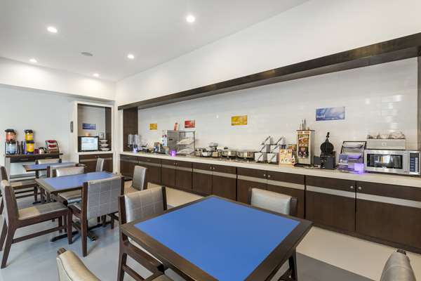 Amenities - GLo Best Western Pooler Hotel