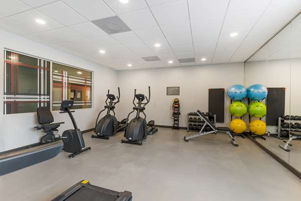 Fitness/ Exercise Room - GLo Best Western Pooler Hotel
