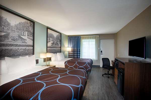  - Super 8 Motel Mobile - I-65, Exit 3