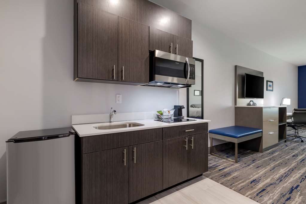 Best Western Plus Choctaw Inn & Suites-guestroom-Guest Room,Guest Room Amenity,Kitchen/Kitchenette,On-Site.jpg