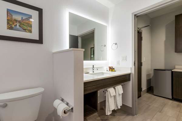  - Best Western Plus Choctaw Inn & Suites