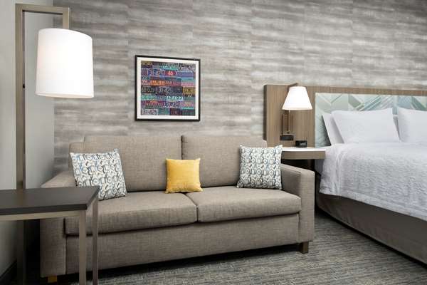  - Hampton Inn Airport Chelsea