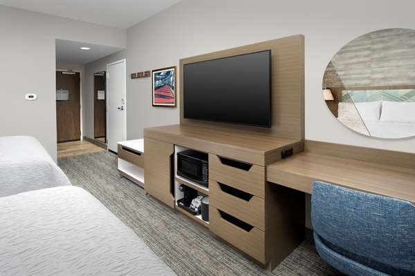  - Hampton Inn Airport Chelsea