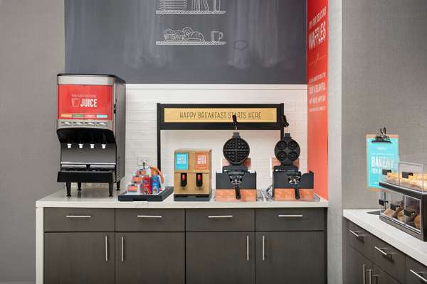 Amenities - Hampton Inn Airport Chelsea