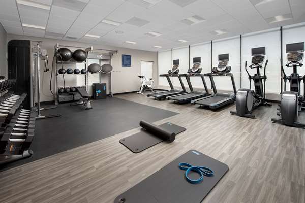 Fitness/ Exercise Room - Hampton Inn Airport Chelsea
