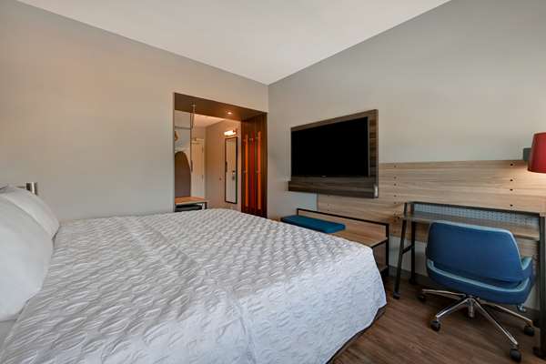  - Tru by Hilton Mooresville - I-77, Exit 31