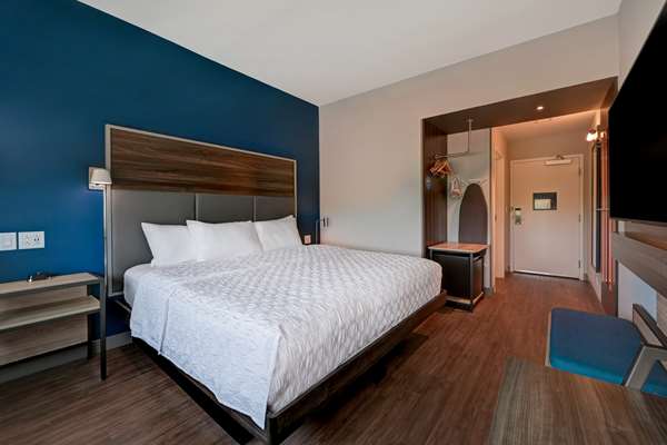  - Tru by Hilton Mooresville - I-77, Exit 31