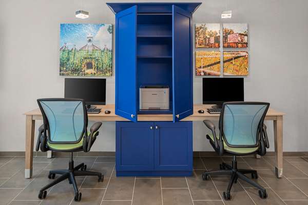 Conference Area - Home2 Suites by Hilton Des Moines