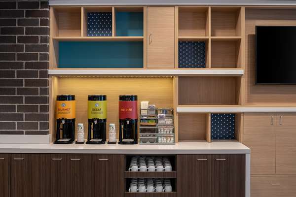 Restaurant - Home2 Suites by Hilton Des Moines