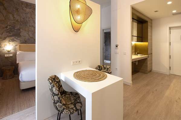 KING ACCESSIBLE GUEST ROOM