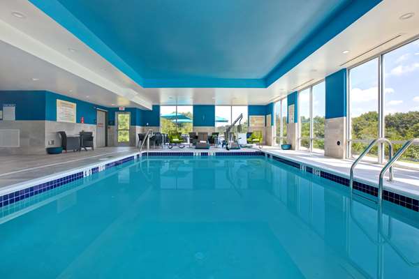 Pool - Hampton Inn & Suites Deptford