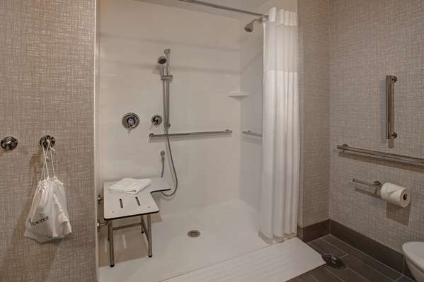  - Hampton Inn & Suites Deptford