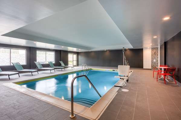 Pool - Tru by Hilton Hotel Christiansburg